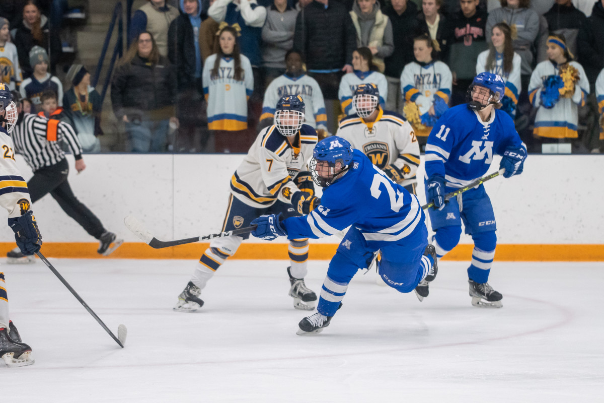Minnetonka vs Wayzata Feb2-23 Earl Ebensteiner24